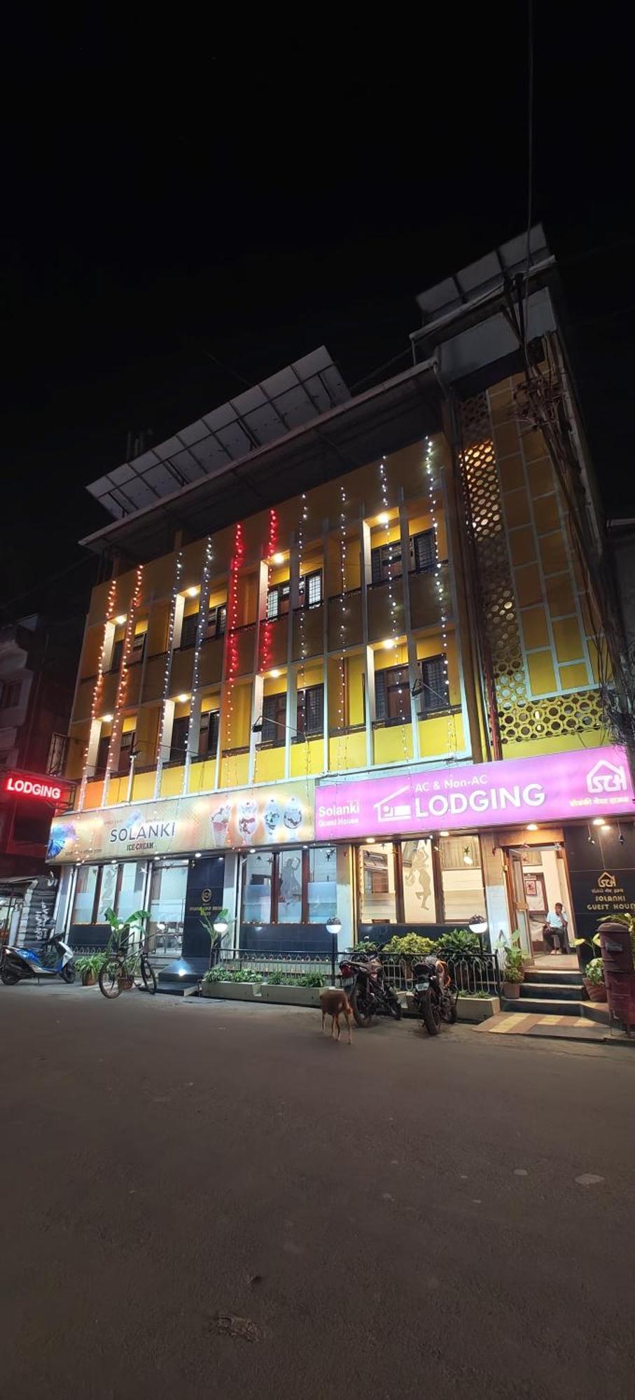 Solanki Guest House Kolhapur Buitenkant foto